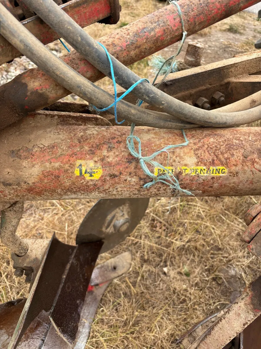 Kverneland plough - Image 3