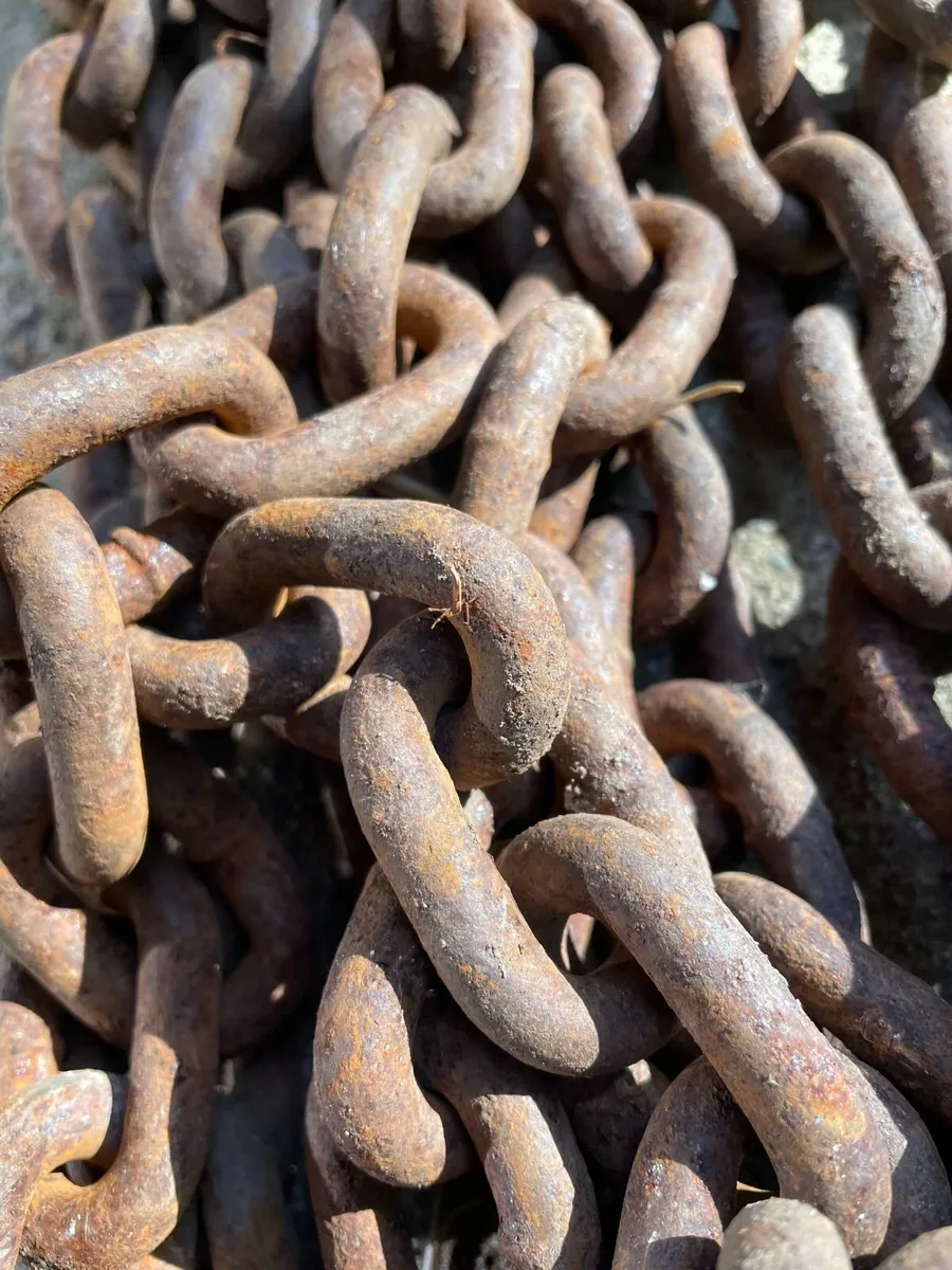 IRON CHAIN 18FT APPROX. - Image 1