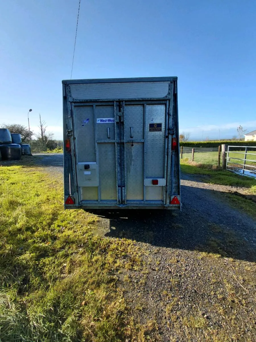 tow van trailer - Image 3