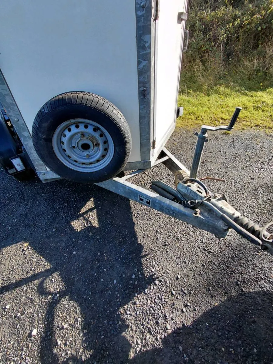 tow van trailer - Image 4