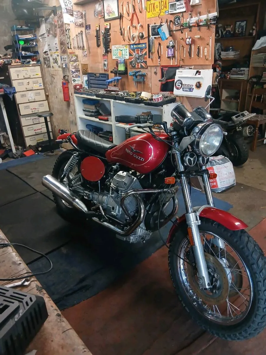 Suzuki gsr 600 and guzzi 750 - Image 1