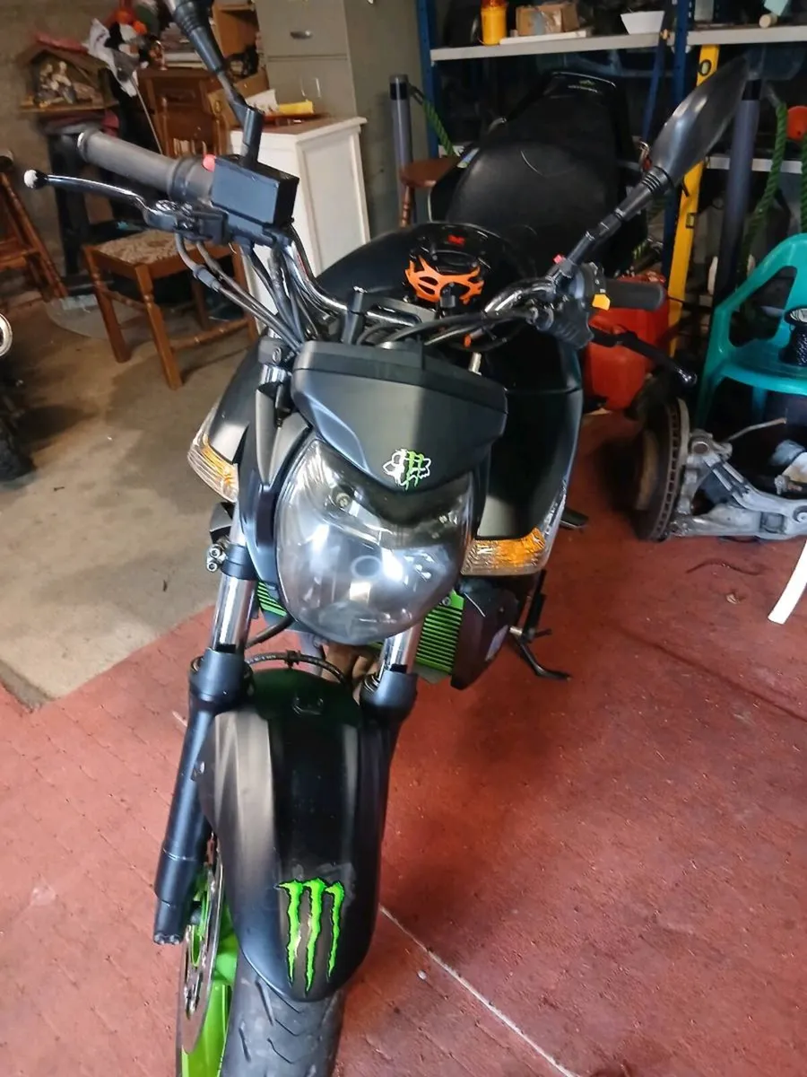 Suzuki gsr 600 and guzzi 750 - Image 2