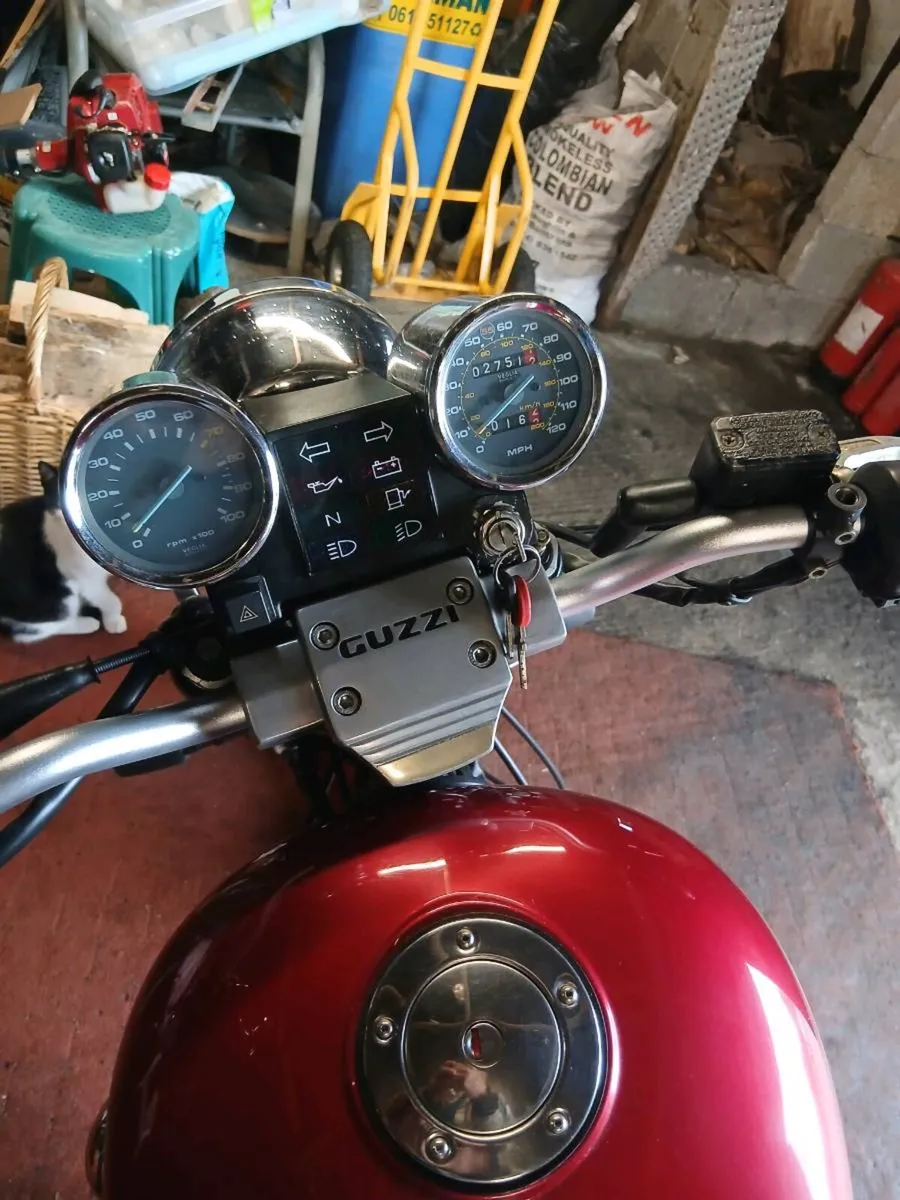 Suzuki gsr 600 and guzzi 750 - Image 4