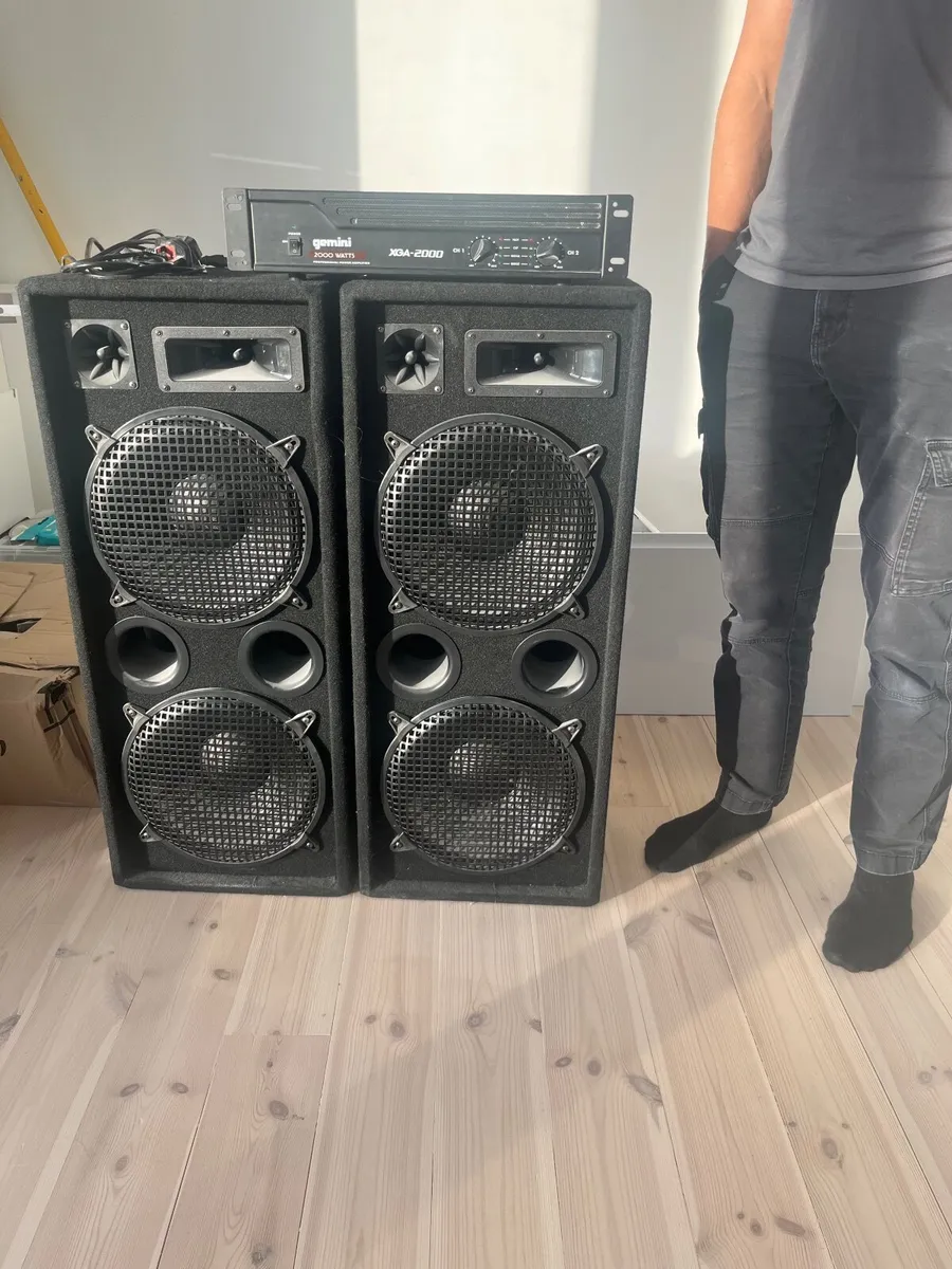 Speakers - Image 1
