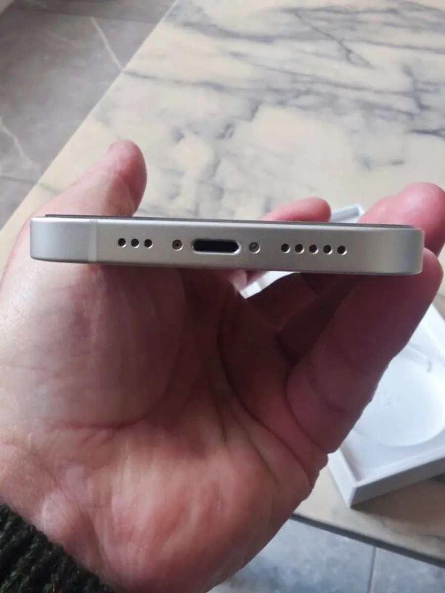 iPhone 14 starlight - Image 3