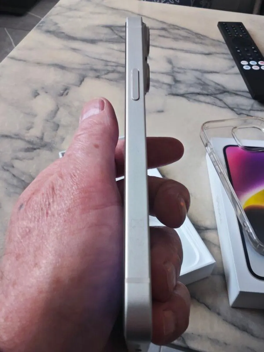 iPhone 14 starlight - Image 4