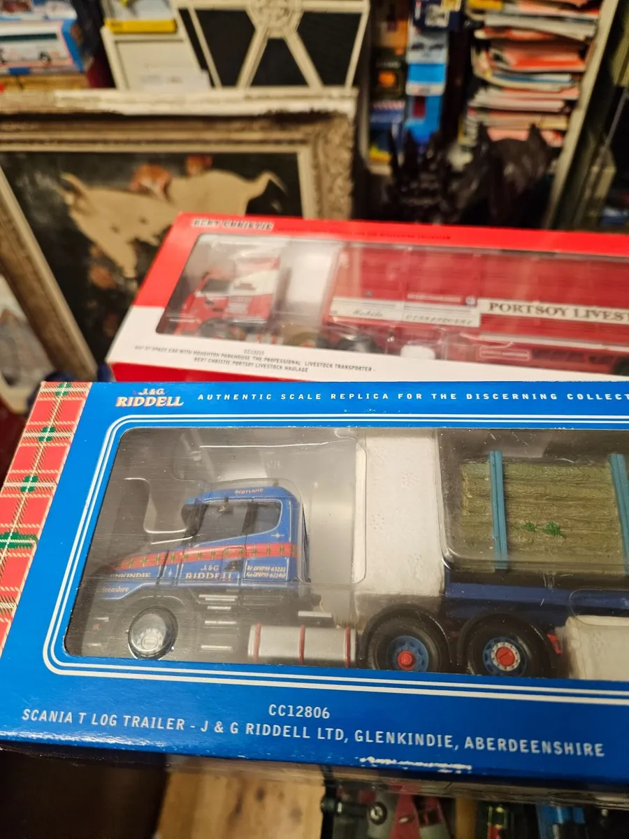 Corgi Scania T Cab Tractor Unit and Log Trailer - Image 3
