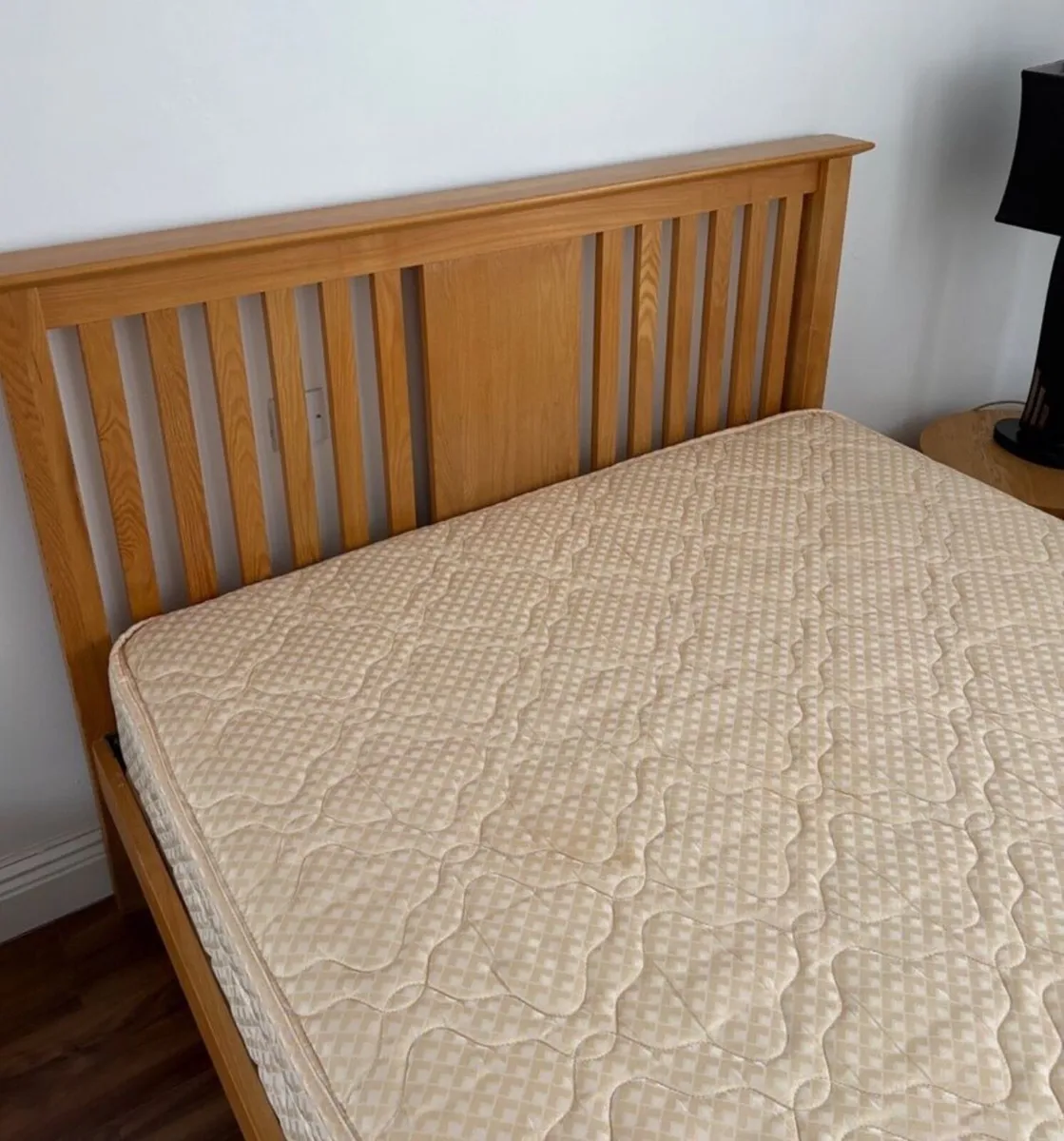 Magnificent Solid 4Ft 6” Double Oak Wooden Bed - Image 3