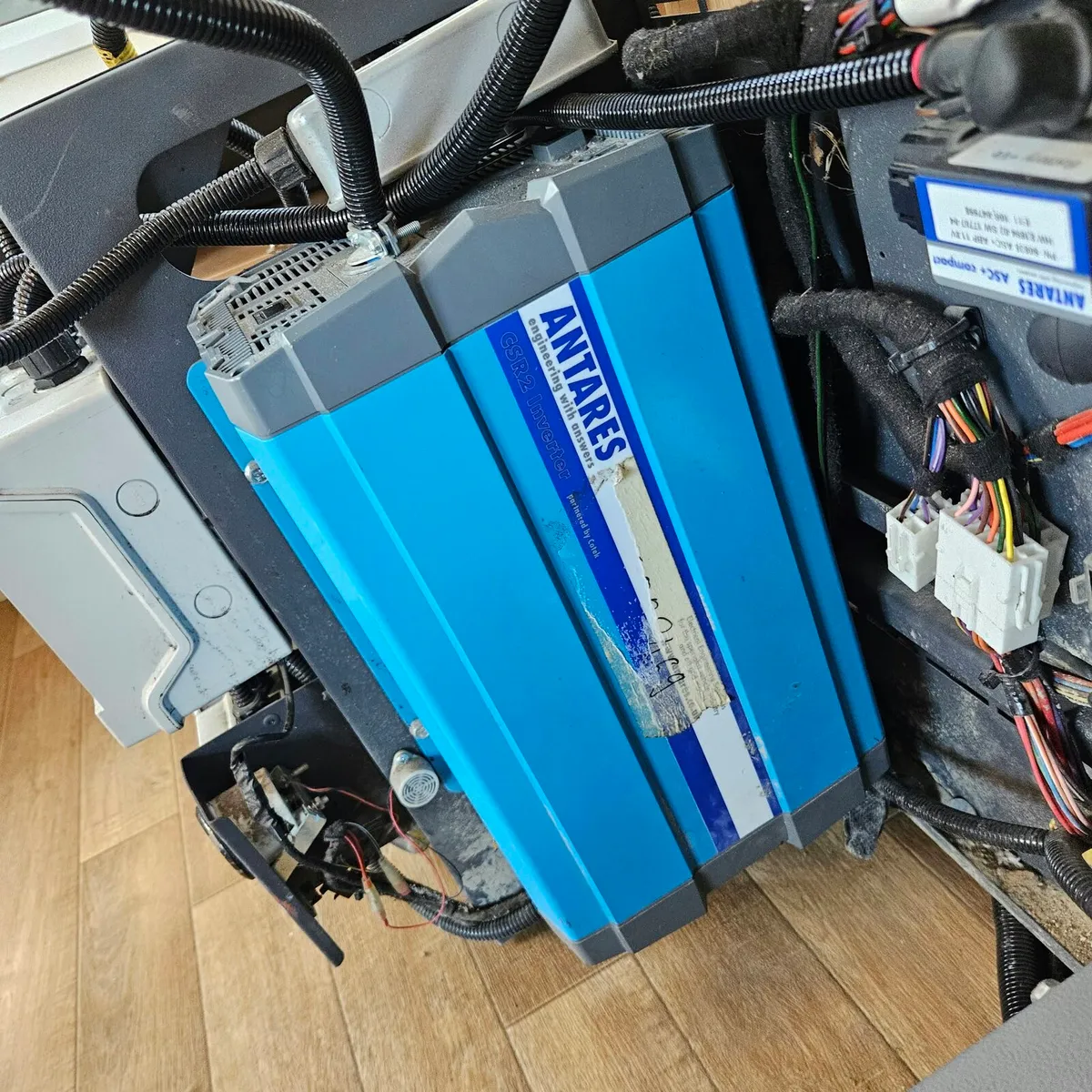 Motor home electric system - Image 3
