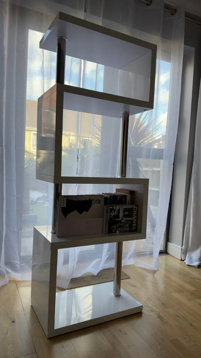 Shelving unit - Image 1