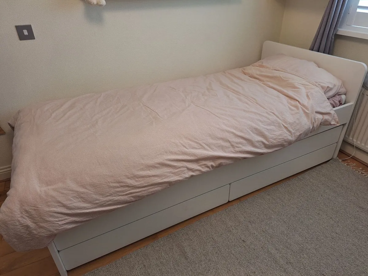 Single bed AS GOOD AS NEW - Image 2