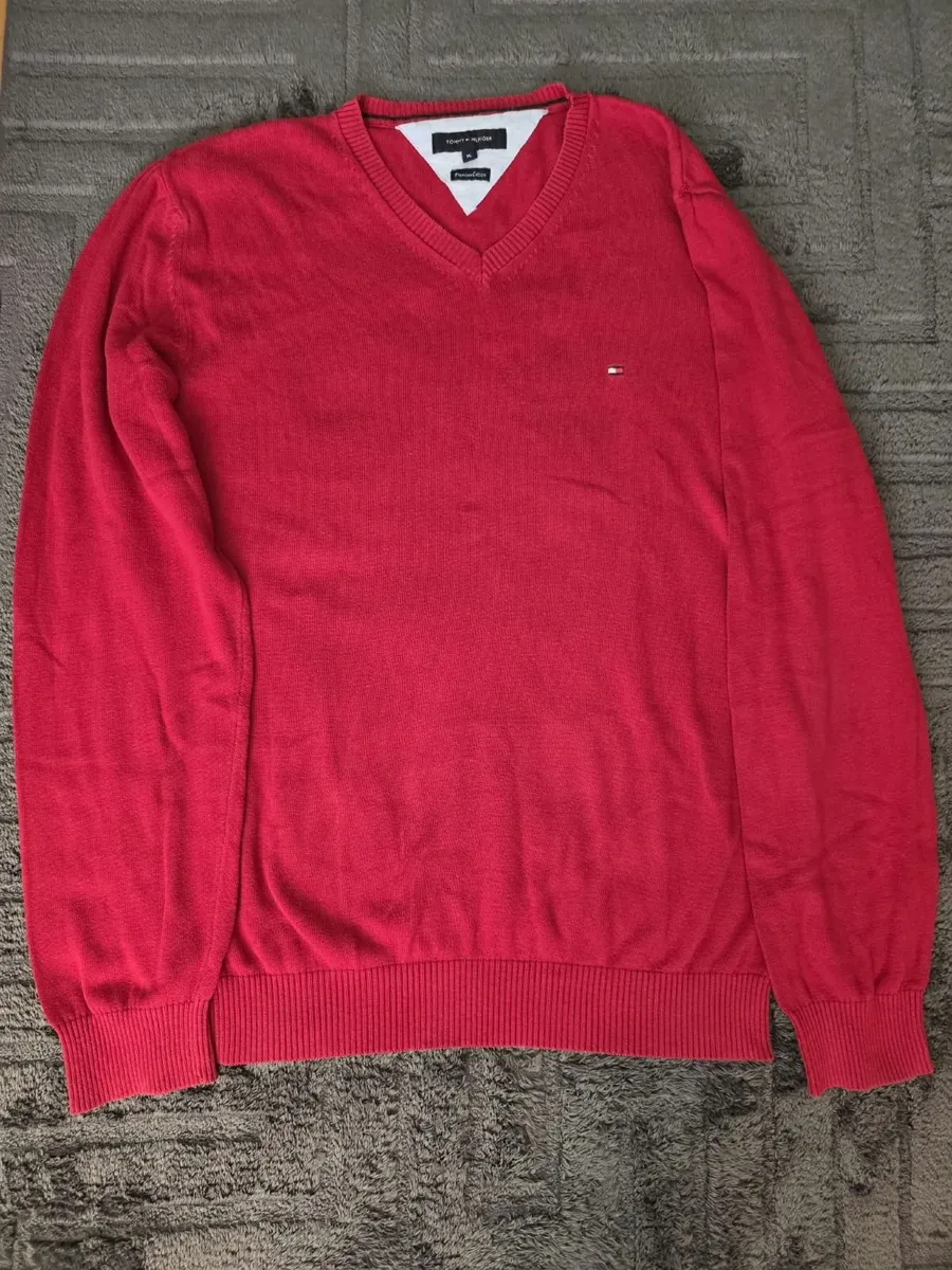 Tommy Hilfiger Men's V-Neck Jumper - Image 1