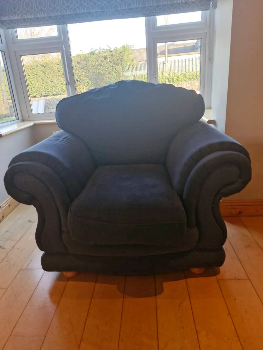 Couch - Image 2