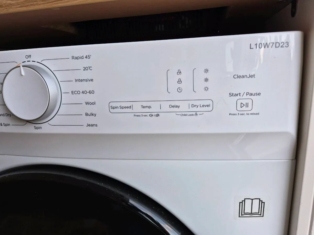 Logik Washer Dryer – Only 1 Year Old – Excellent C - Image 3