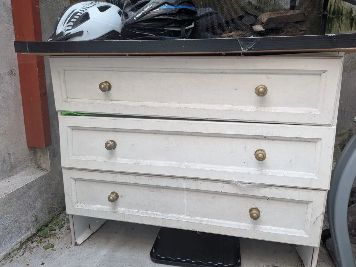 White cabinet - Image 1