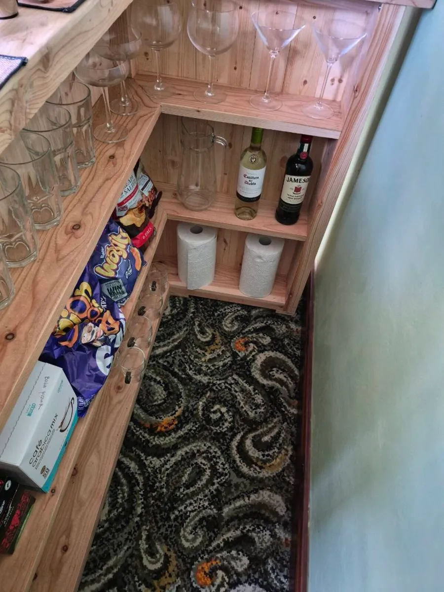 Rustic home bar - Image 4