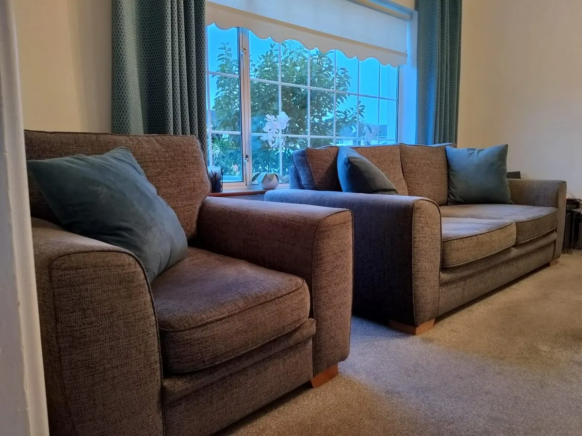Couch - Image 2