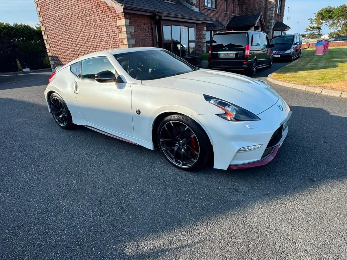 2015 Nissan 370z nismo - Image 2