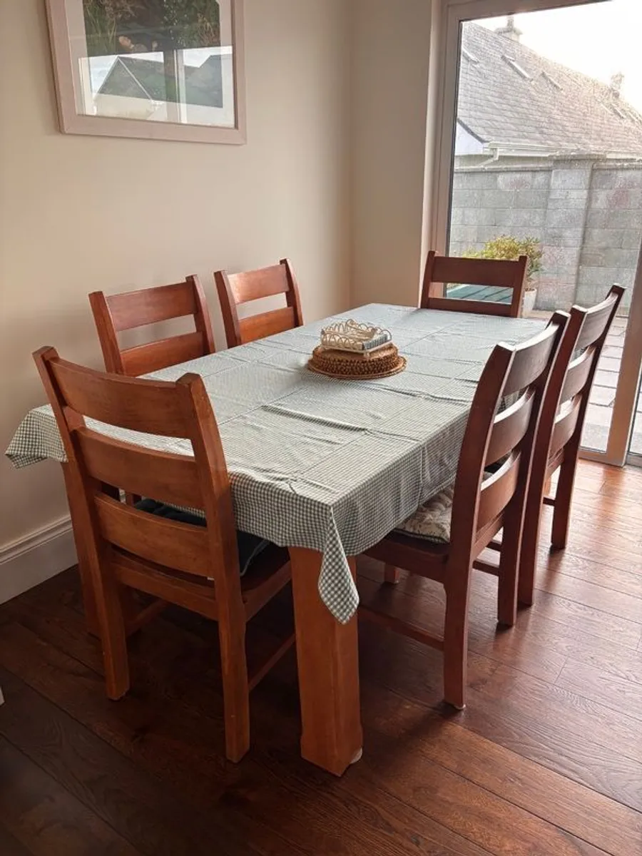 Dining tables and chairs - Image 2