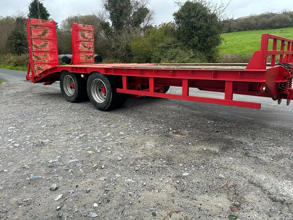 Giles low loader - Image 1