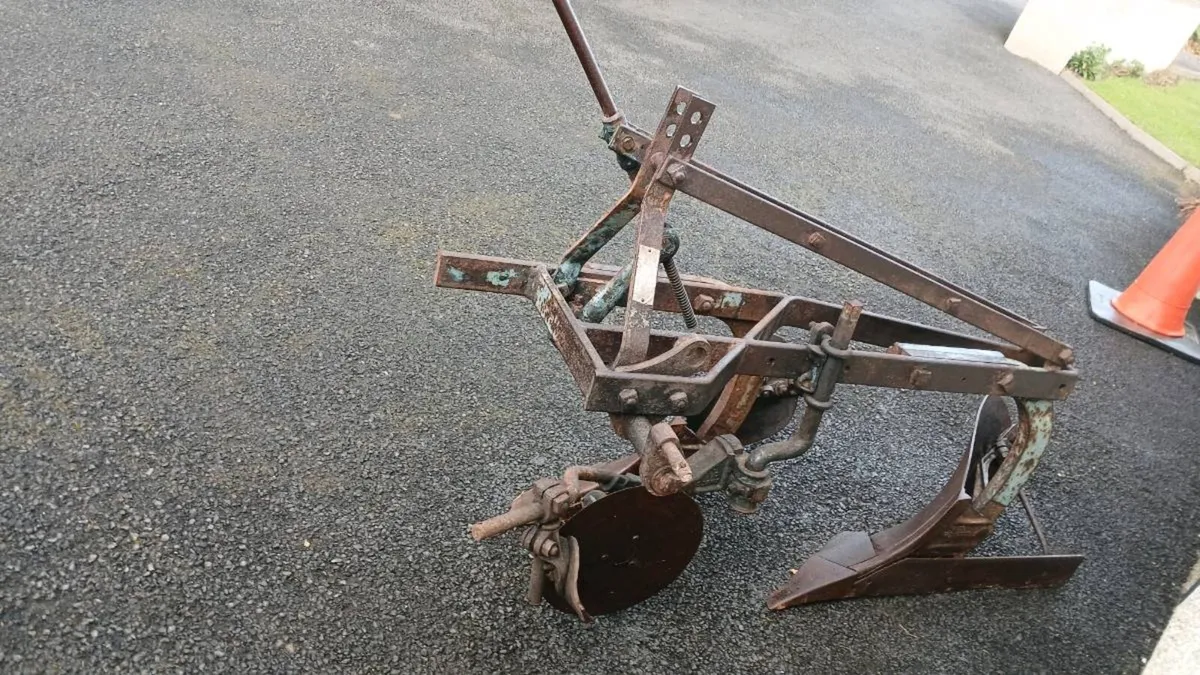 Ransomes TS54A "Robin" 2-Furrow Mounted Plough - Image 4