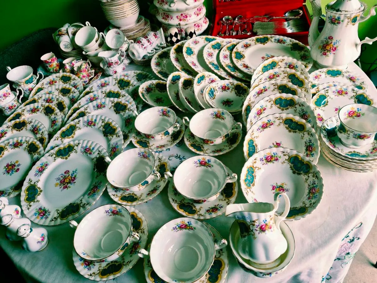 Huge 60 piece Royal albert Berkeley dinner service - Image 4