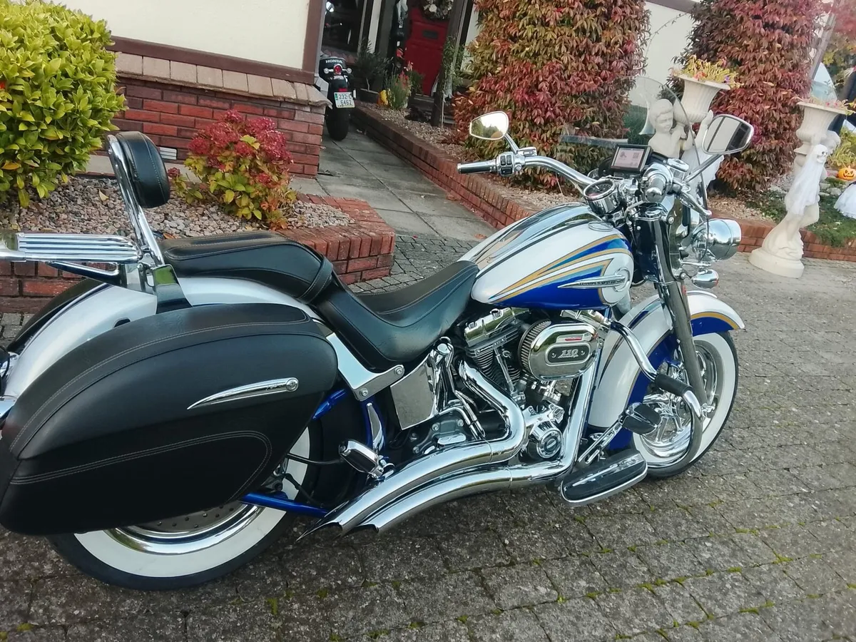 Harley Davidson CVO Softtail Deluxe - Image 2