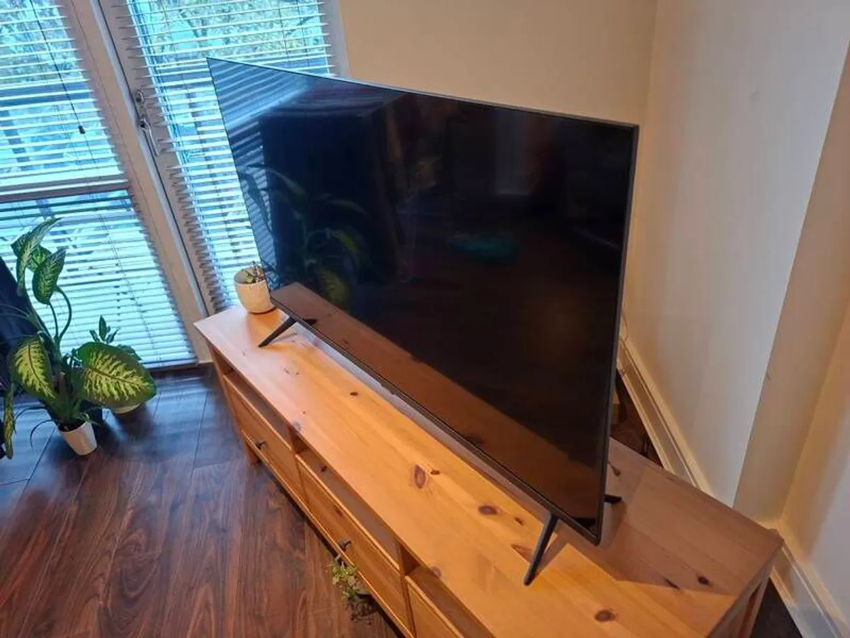 TV Samsung CU7020 50-inch Crystal UHD 4K HDR Smart - Image 1