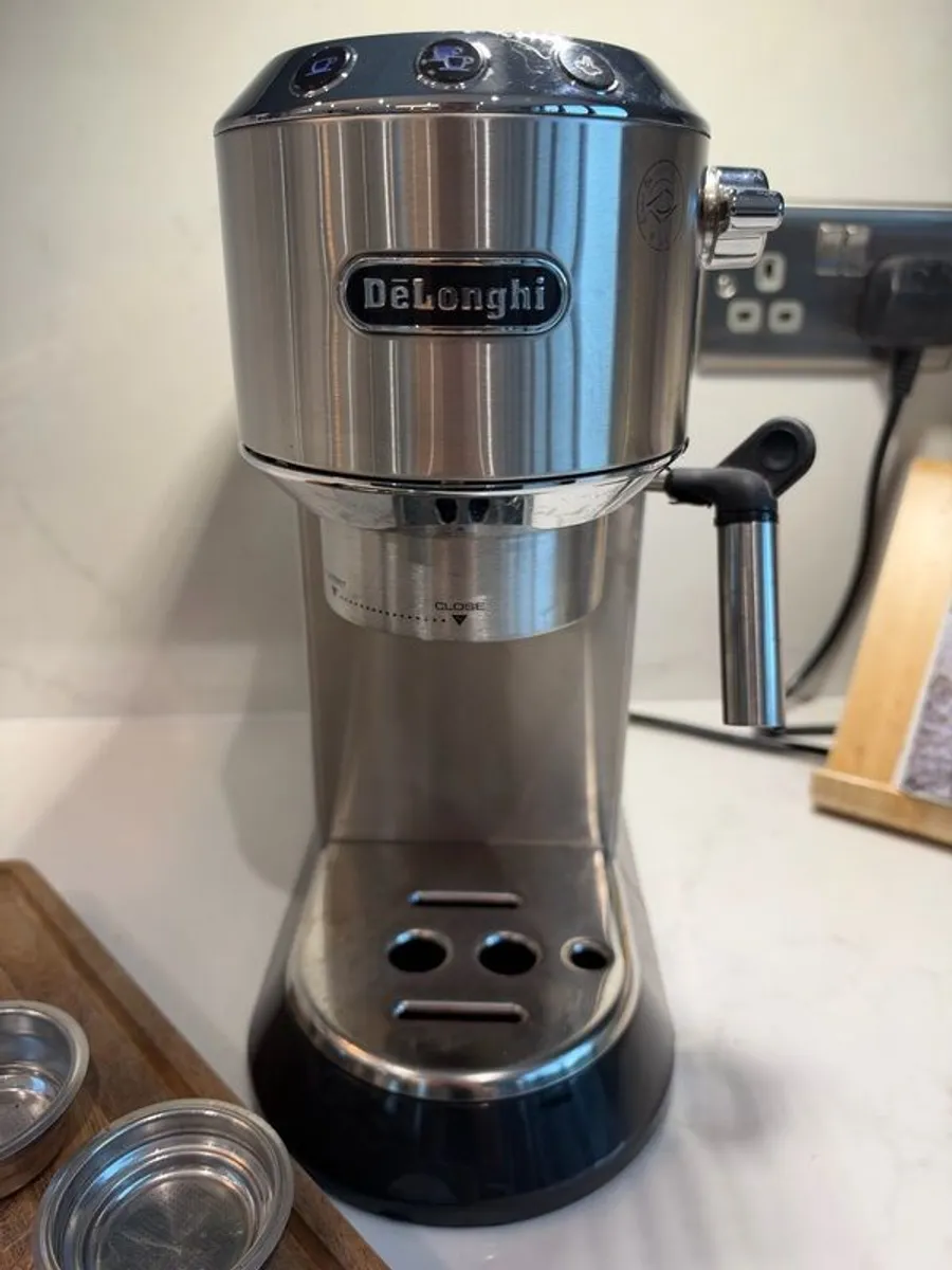 DeLonghi Dedica EC680 Espresso Machine - Image 3
