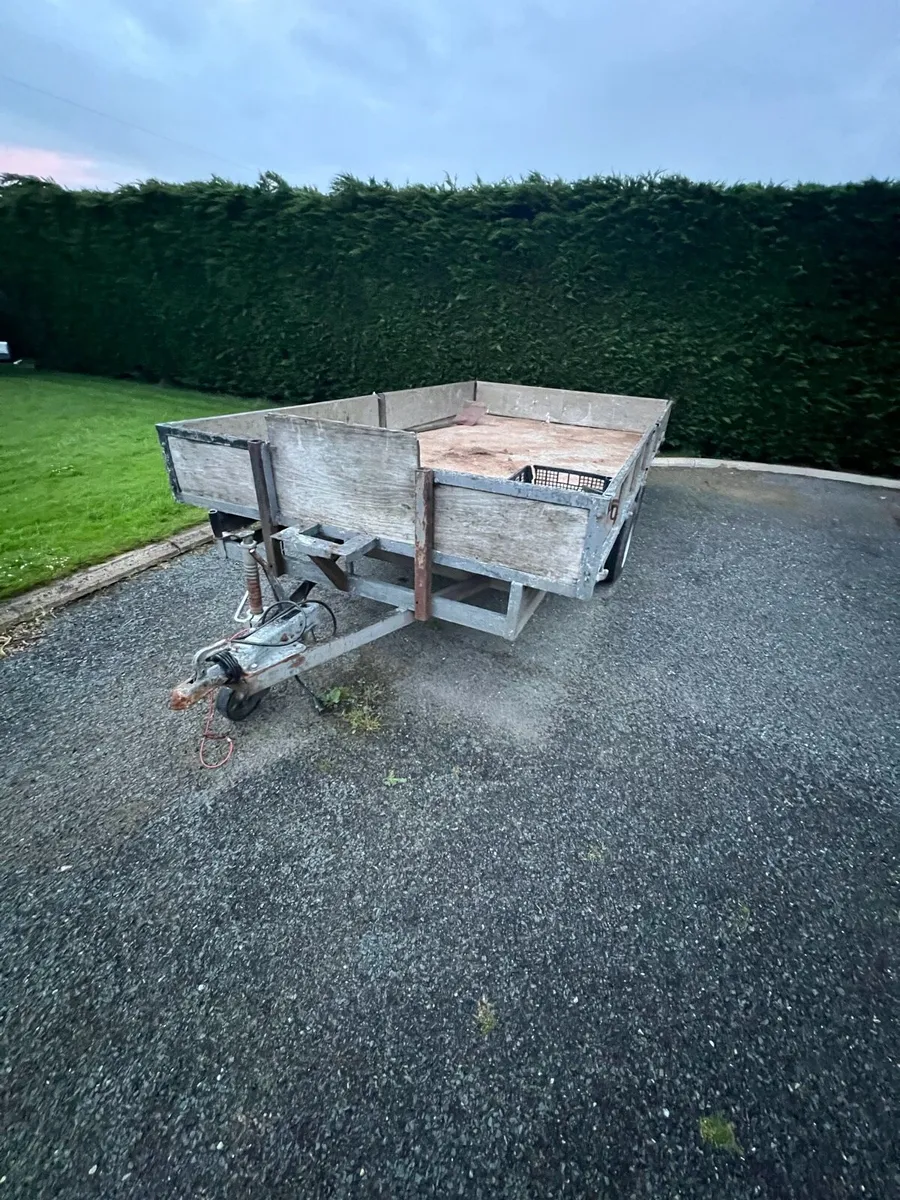 Trailers - Image 2