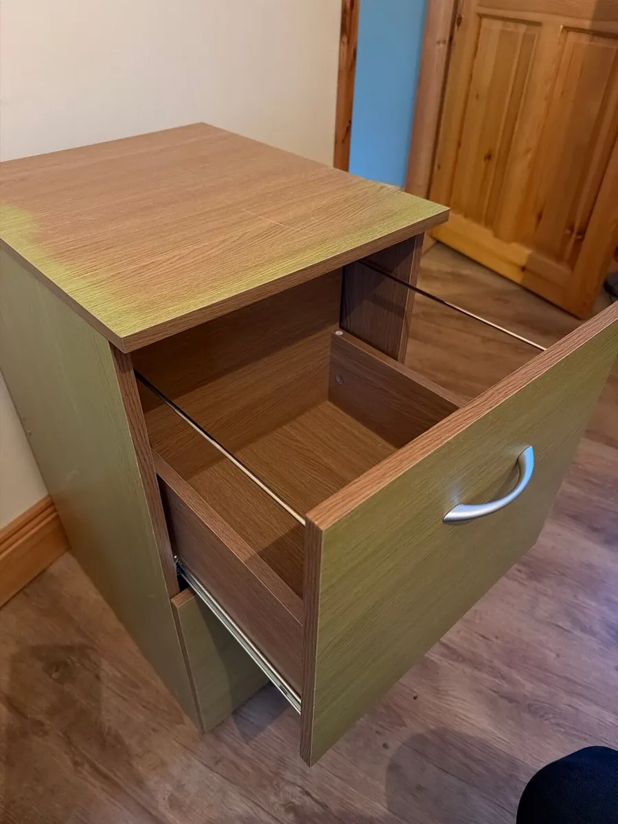 Small filing cabinet - Image 2