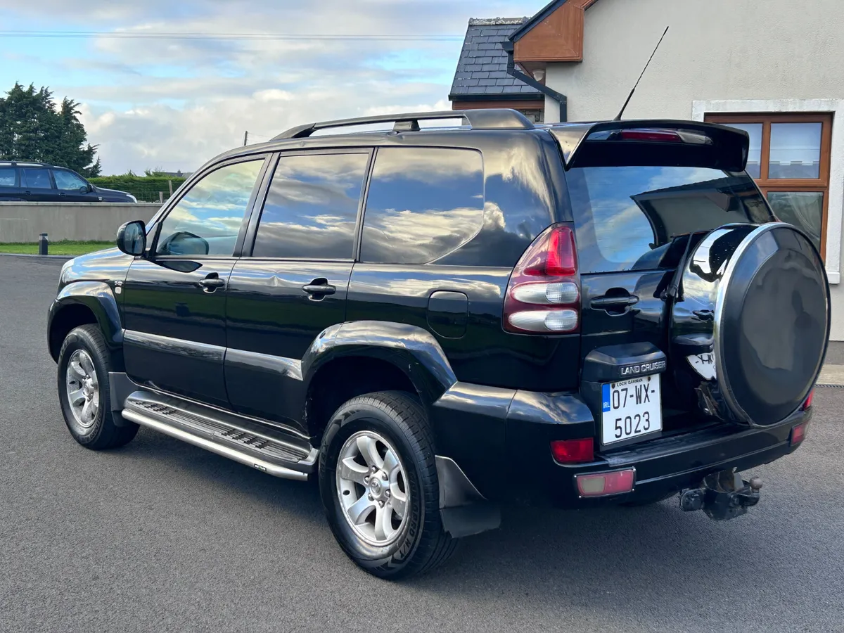 2007 Toyota Land Cruiser LWB - Image 2