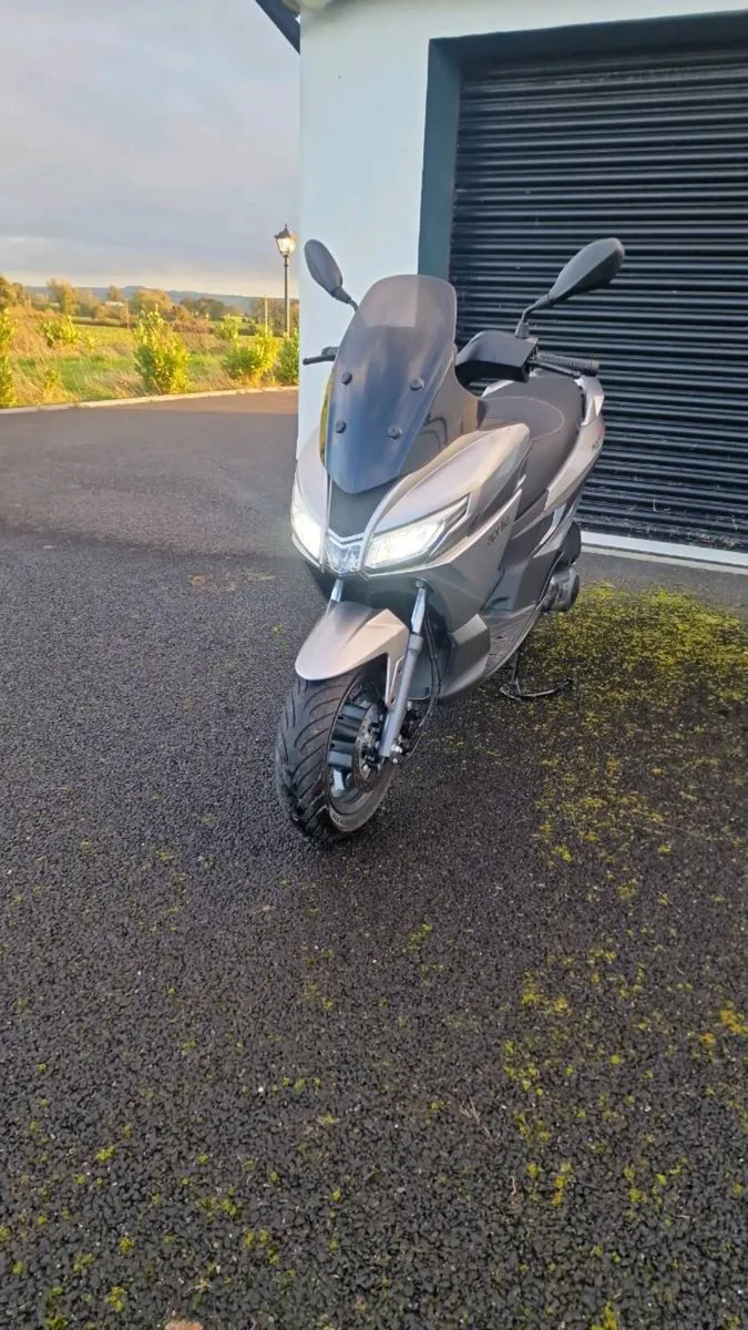 Aprilia sr 50 cc moped - Image 1