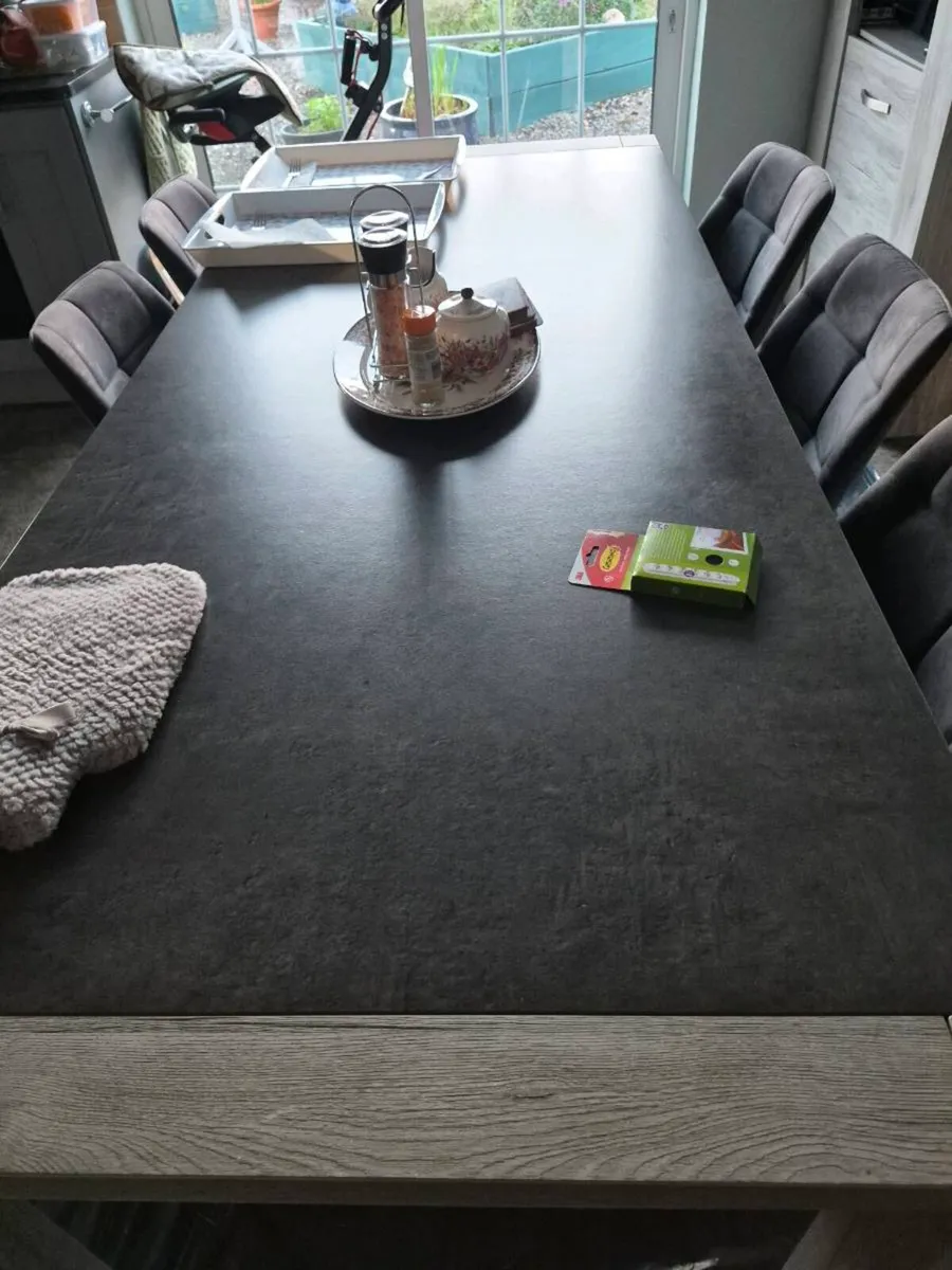 Dining room table and chairs - Image 2