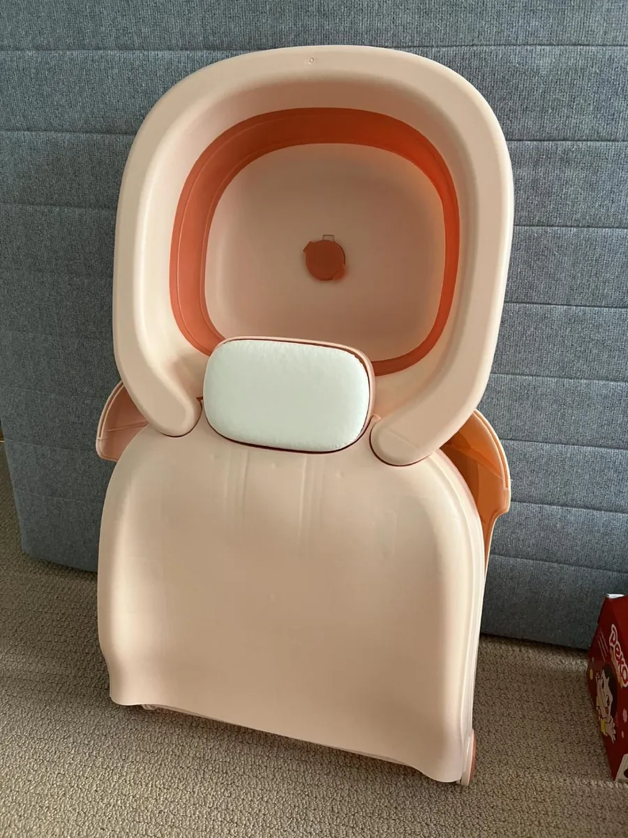 Foldable Kids Hair Washing Chair with Basin - Image 2