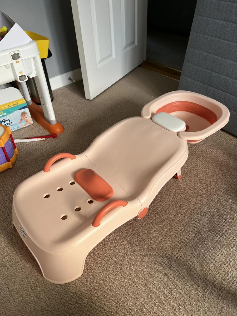 Foldable Kids Hair Washing Chair with Basin - Image 1