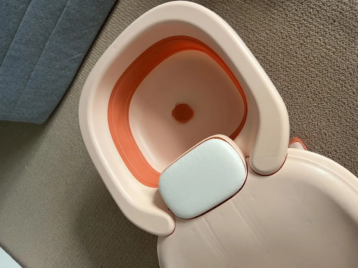 Foldable Kids Hair Washing Chair with Basin - Image 3