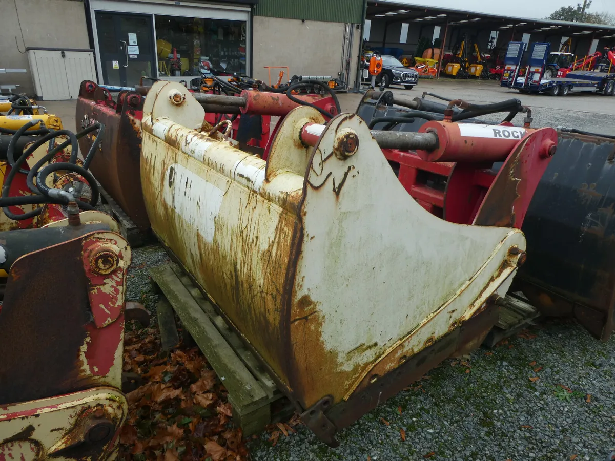 Selection of used Sheargrabs - Image 2