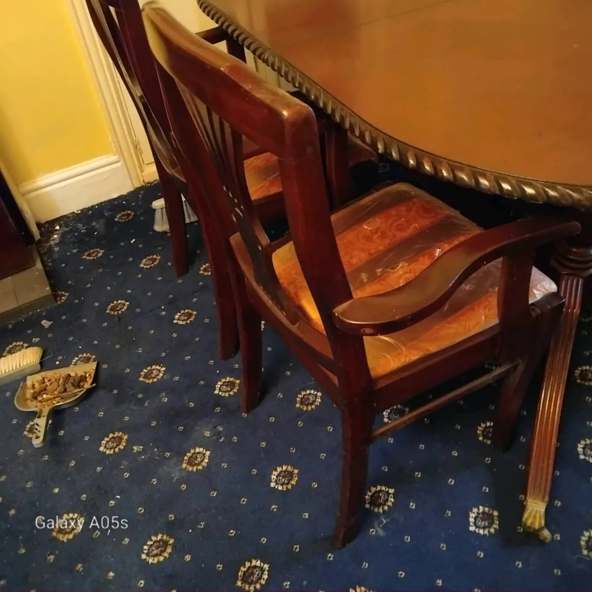 Antique table and chairs - Image 4