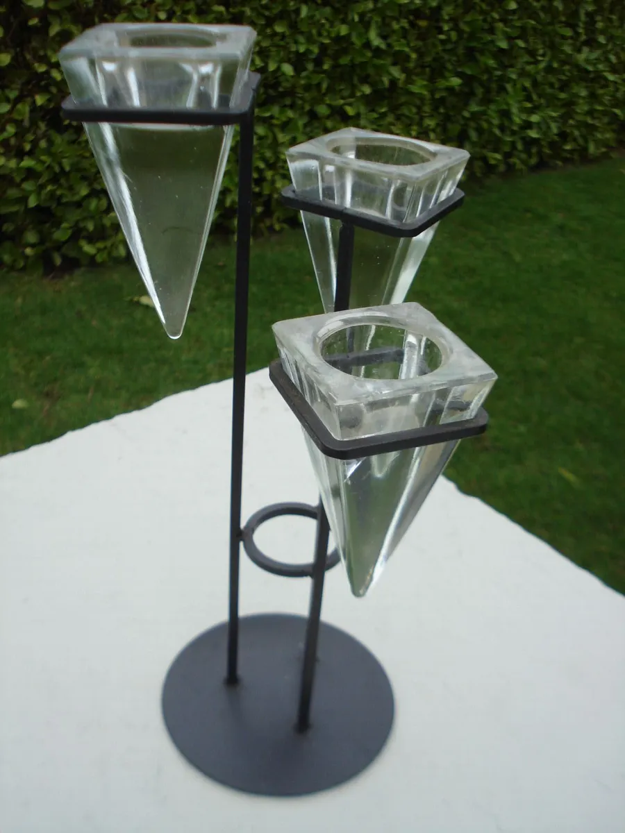 3 BRANCH METAL/GLASS CANDLE HOLDER. - Image 2
