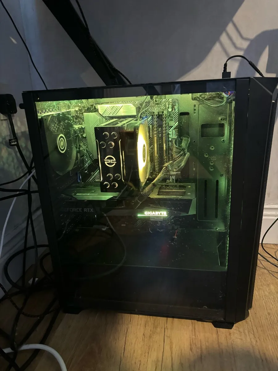 Mid range Gaming PC with Mouse and Keyboard - Image 2