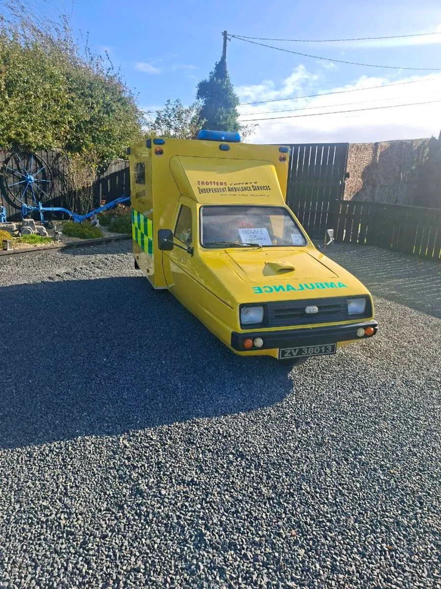 Reliant ambulance - Image 1