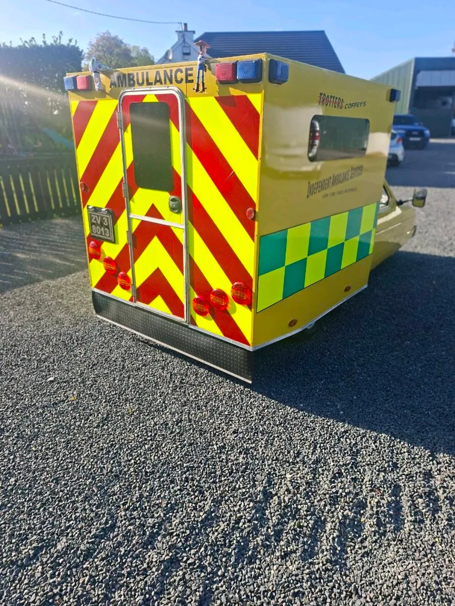 Reliant ambulance - Image 3