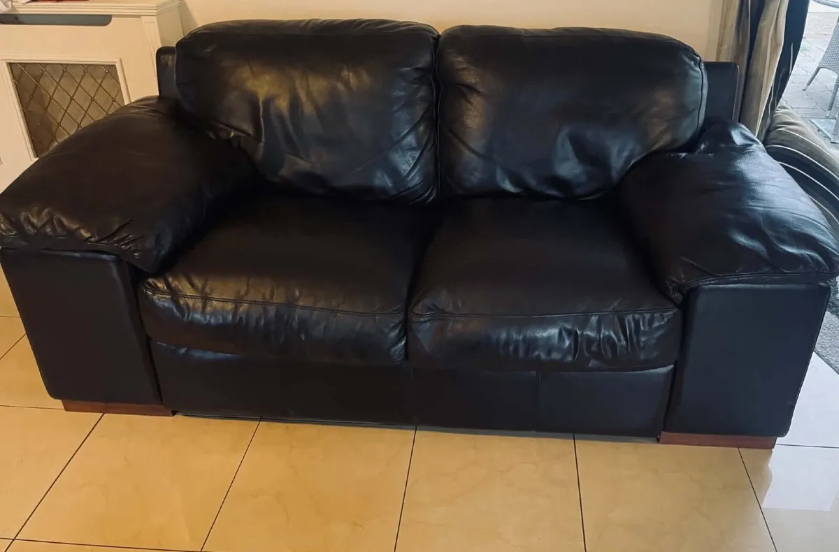 Couch - Image 2