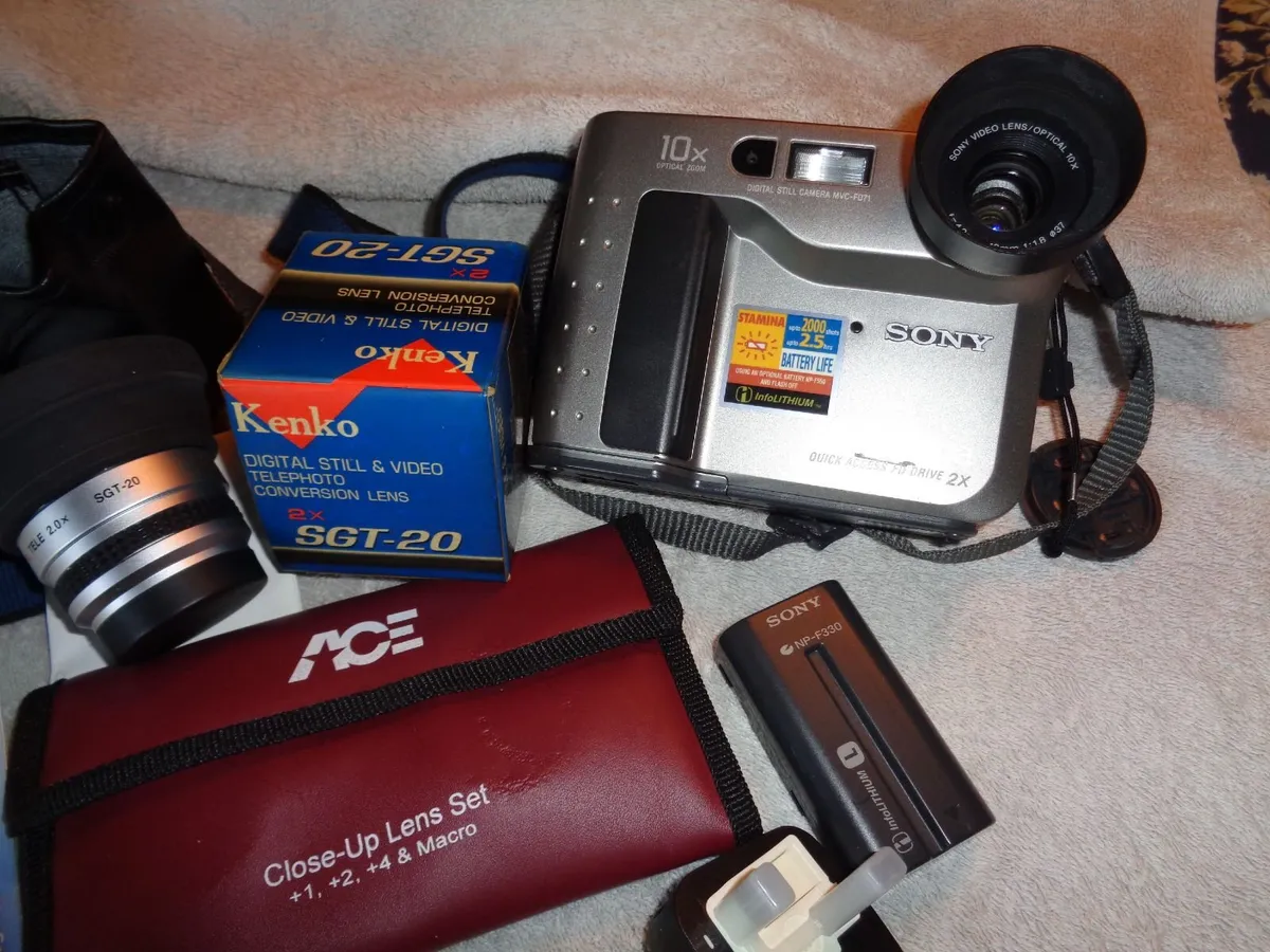 SONY MAVICA MVC-FD71  DIGITAL CAMERA.   Qty  2 - Image 3