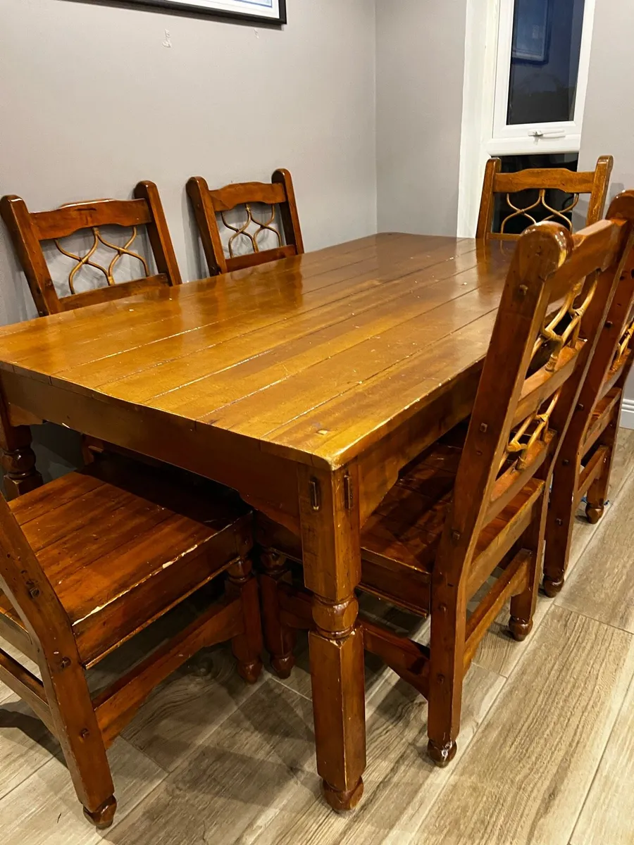 Solid wood table and chairs - Image 3