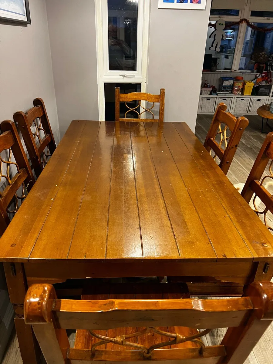 Solid wood table and chairs - Image 4