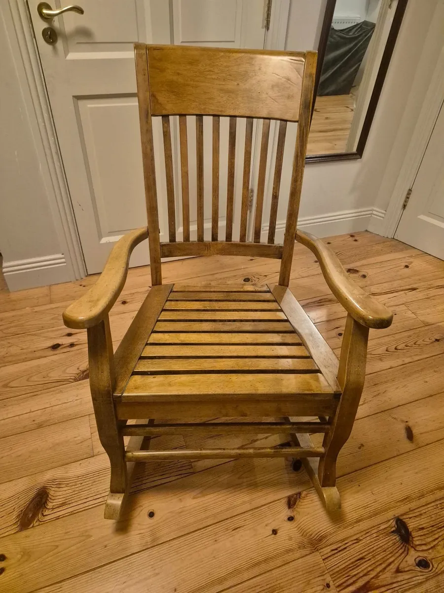 Wooden rocking chair - Image 1