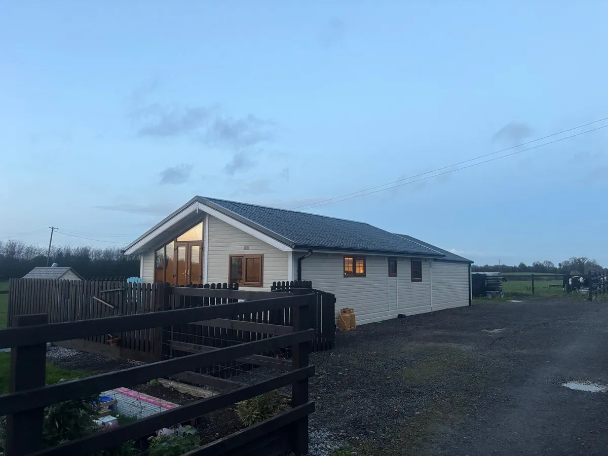 Twin unit mobile home - Image 1