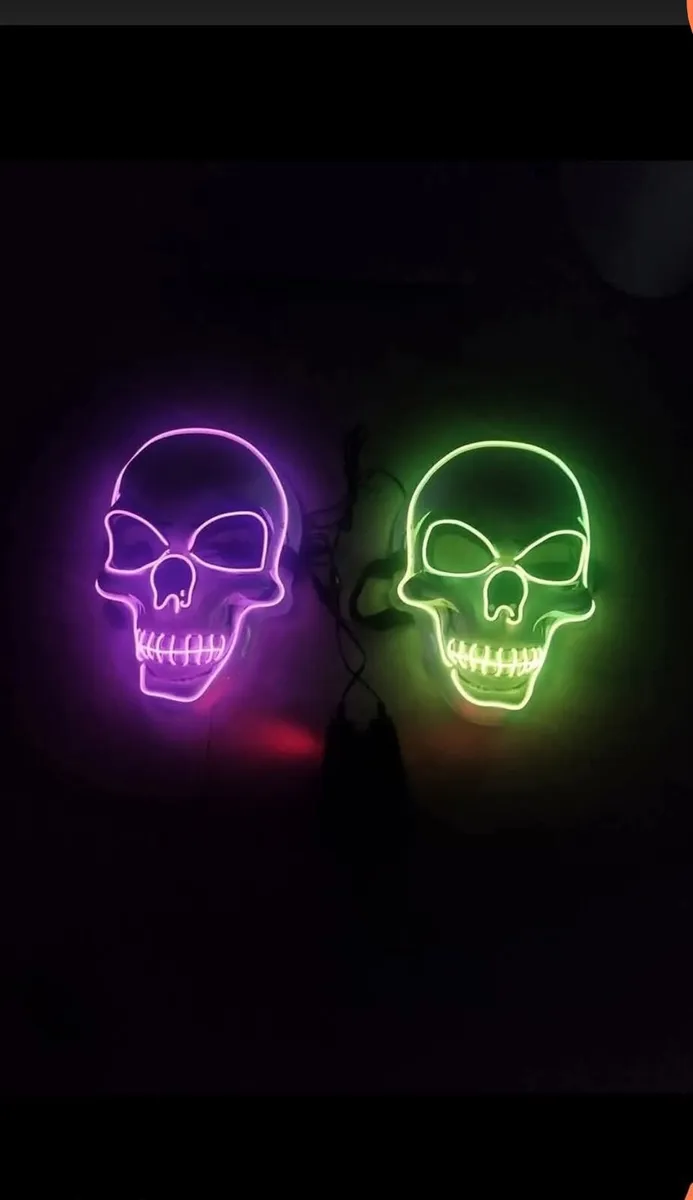 Halloween masks.
Lights up multicolour available - Image 1